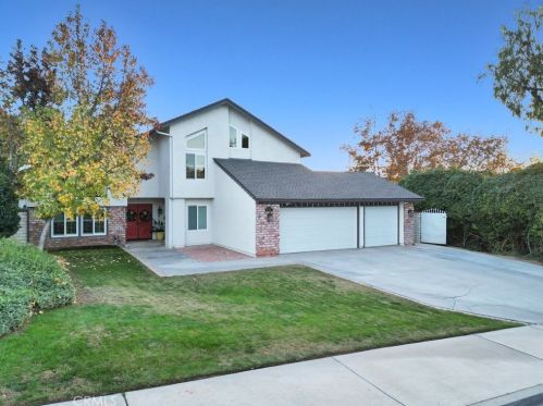 23053 Siskin Ct, Colton, CA 92313-5338