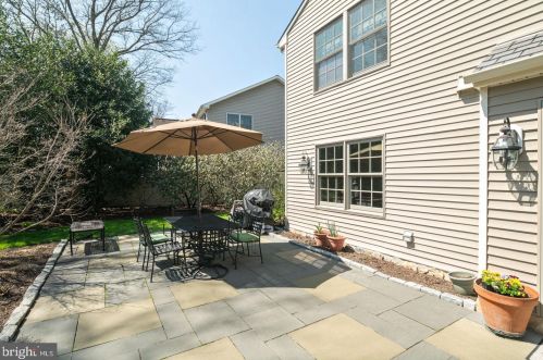 40 Upland Way, Haddonfield NJ 08033-3518 exterior