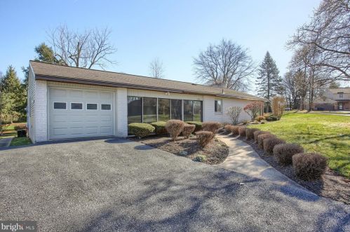 995 Marmore Dr, Harrisburg, PA 17112-2102