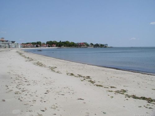 1 Edgefield Ave, Milford, CT 06460-7828