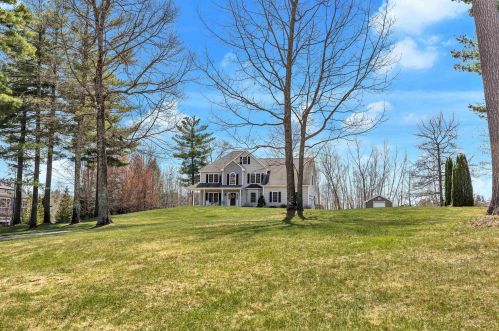 79 Long Hill Rd, Hollis, NH 03049-5955