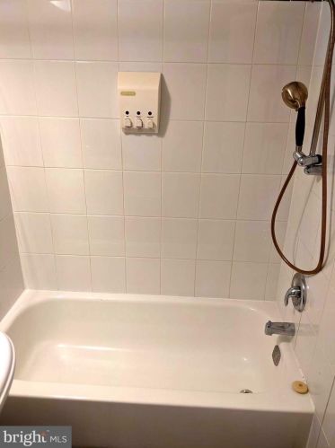 8069 Powderbrook Ln, Springfield VA  22153-2927 exterior