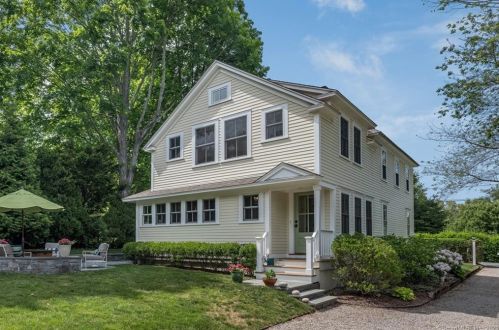 6 Mack Ln, Essex, CT 06426-1105