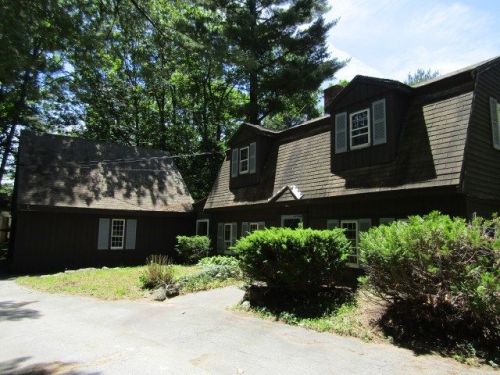 13 Marilyn Park Dr, Hampstead, NH 03841-2313