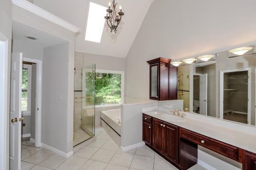 4373 Dunmore Rd, Marietta, GA 30068-4222