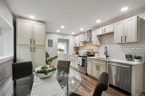 842 Grove St, Denver CO  80204-3223 exterior