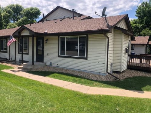 6690 Gretchen Ct, Saint Paul, MN 55128-3132