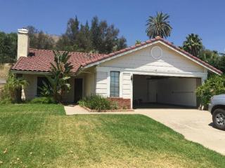 3260 Lynwood Dr, Highland, CA 92346-1811