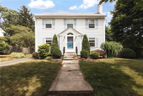 54 Dartmouth Ave, Warwick, RI 02888-4418