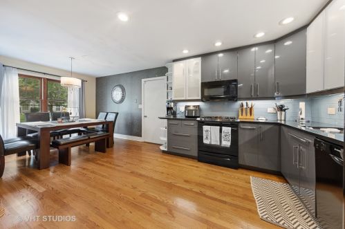 2294 Wayland Ln, Naperville, IL 60565-3229