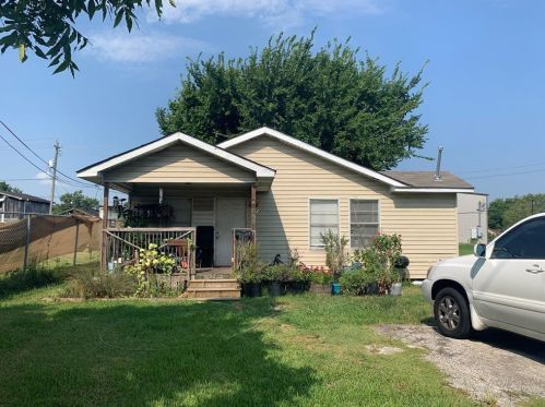 313 Broadway St, Morgans Point TX  77571-3575 exterior