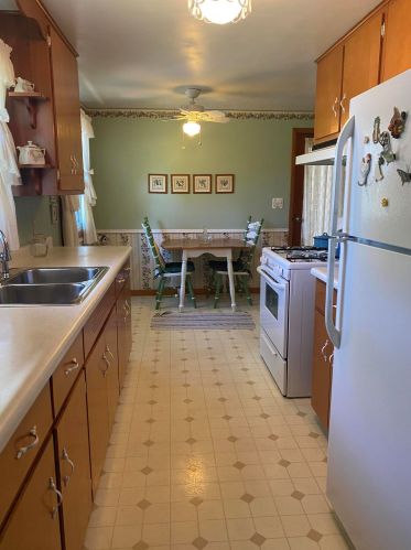 1830 Biscayne Dr, Springfield, OH 45503-6061