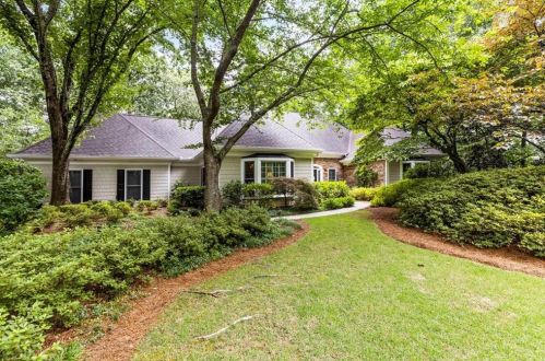 250 Cameron Ridge Dr, Atlanta GA  30328-4709 exterior