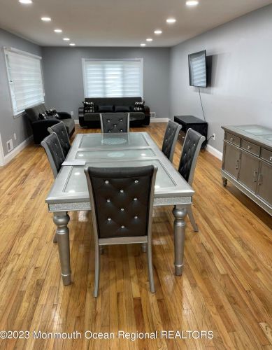 6 Dwight Dr, Tinton Falls NJ  07712-3625 exterior