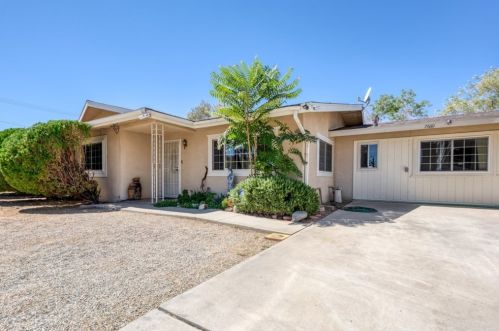7660 Joshua Ln, Yucca Valley, CA 92284-3751