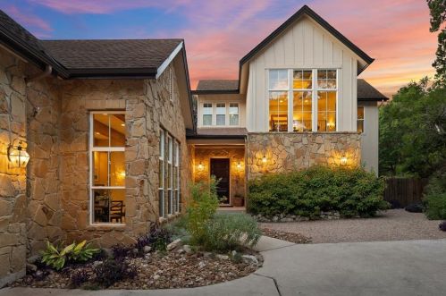 4008 Dry Creek Dr, Austin, TX 78731-3834