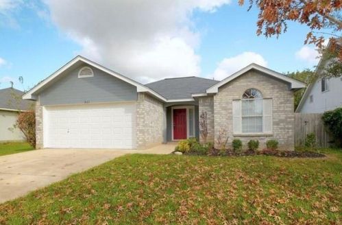 351 Zebra Dr, Uhland TX  78640-4200 exterior