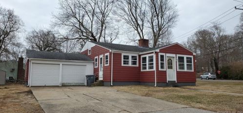 1 Terrace Ave, Niantic, CT 06357-3516