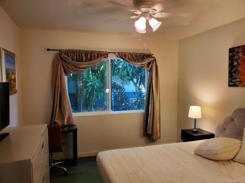 3214 Esther St, Honolulu HI  96815-4131 exterior