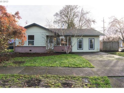 1202 8th St, Newberg, OR 97132-3615