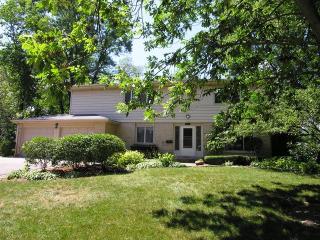 232 Willow Ave, Bannockburn IL  60015-4839 exterior