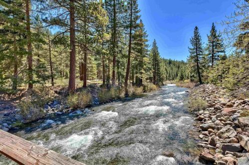7400 River Rd, Truckee CA  96161 exterior