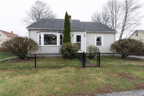 253 Estes St, Woonsocket, RI 02895-1423