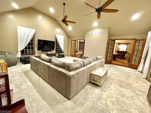 37 Farview Dr, Hackettstown NJ  07840-4705 exterior