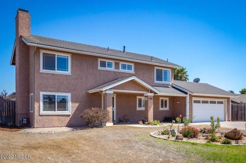 1214 Village Ct, Santa Maria, CA 93455-4008