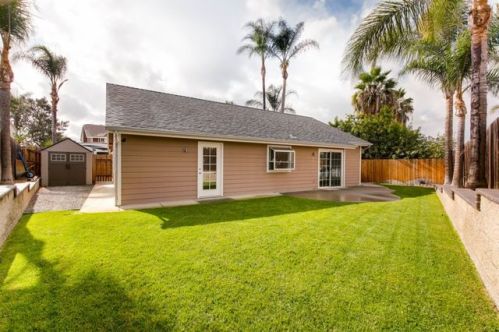 1245 Maryland Dr, Vista, CA 92083-3381