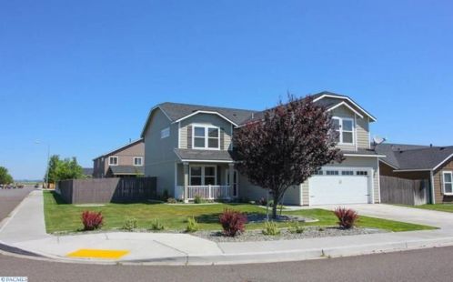 6419 Three Rivers Dr, Pasco, WA 99301-5199