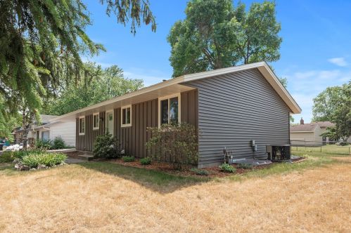 10216 Quinn St, Minneapolis, MN 55433-4641