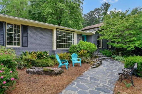 2499 Echo Dr, Atlanta, GA 30345-3526