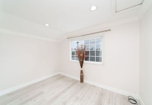 1332 Pembrooke Ln, Anaheim CA  92804-5434 exterior