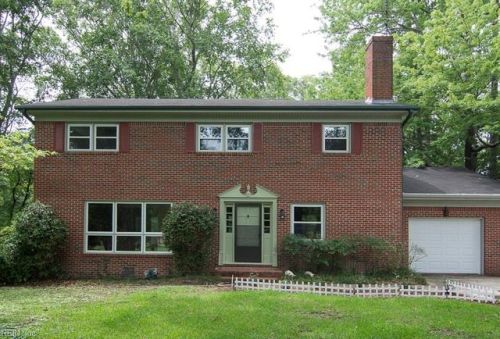 39 Gurwen Dr, Smithfield, VA 23430-2651