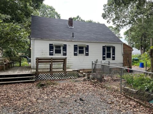 169 Wood St, Warwick, RI 02889-9234