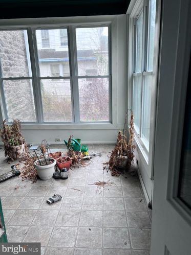 6708 6th St, Philadelphia, PA 19126-3029