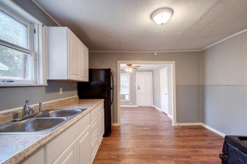 3203 17th St, Austin TX  78721-1009 exterior