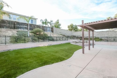 1728 Picket Fence Dr, Chula Vista CA  91915-1858 exterior