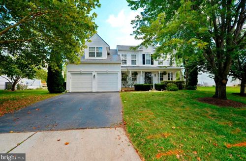 35768 Park Heights Cir, Round Hill, VA 20141-4411