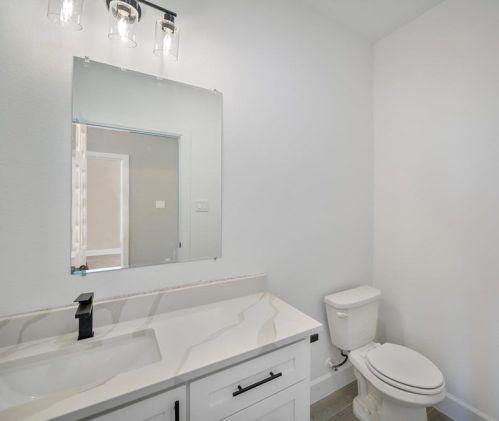 620 Longhorn Trl, Angleton TX 77515-9623 exterior