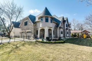 605 Thornwood Dr, Naperville, IL 60540-6634