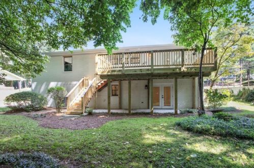 5730 Kayron Dr, Atlanta GA  30328-5120 exterior
