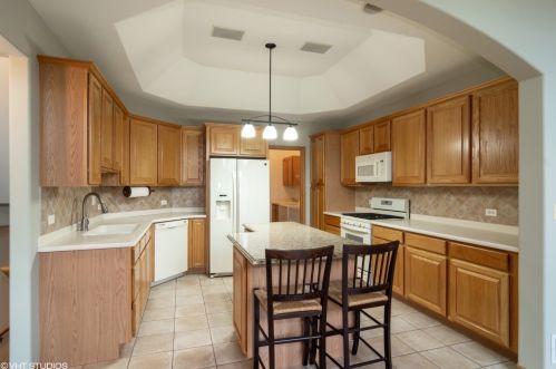 922 Chesterfield Ct, Palatine IL  60067-2257 exterior