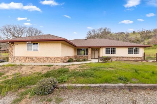 19201 Jacks Hill Rd, Tehachapi, CA 93561-5135