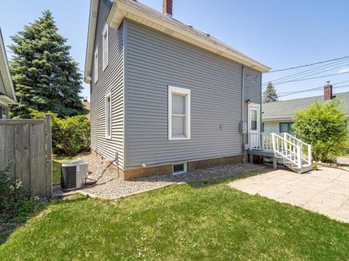 464 Earl St, Saint Paul MN  55106-5632 exterior
