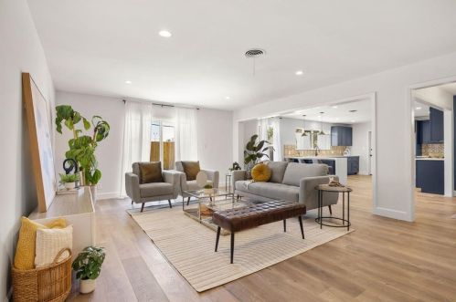 1909 Belford Dr, Austin TX  78757-8205 exterior