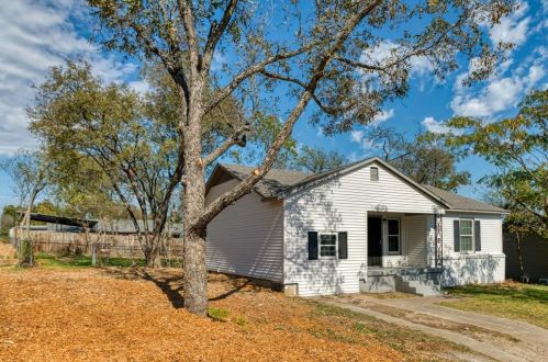 2429 Stephen Lee Dr, Fort Worth TX  76119-2701 exterior