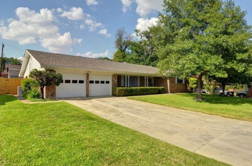 8016 Longford St, Fort Worth TX  76116-6945 exterior