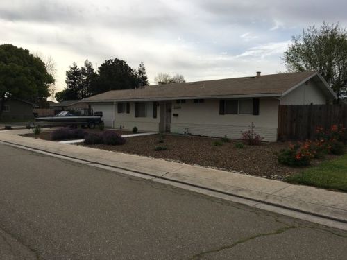 1250 Manor Dr, Ripon, CA 95366-2540